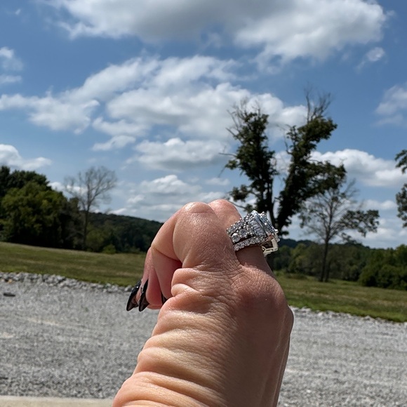 Beautiful ring - Picture 6 of 10